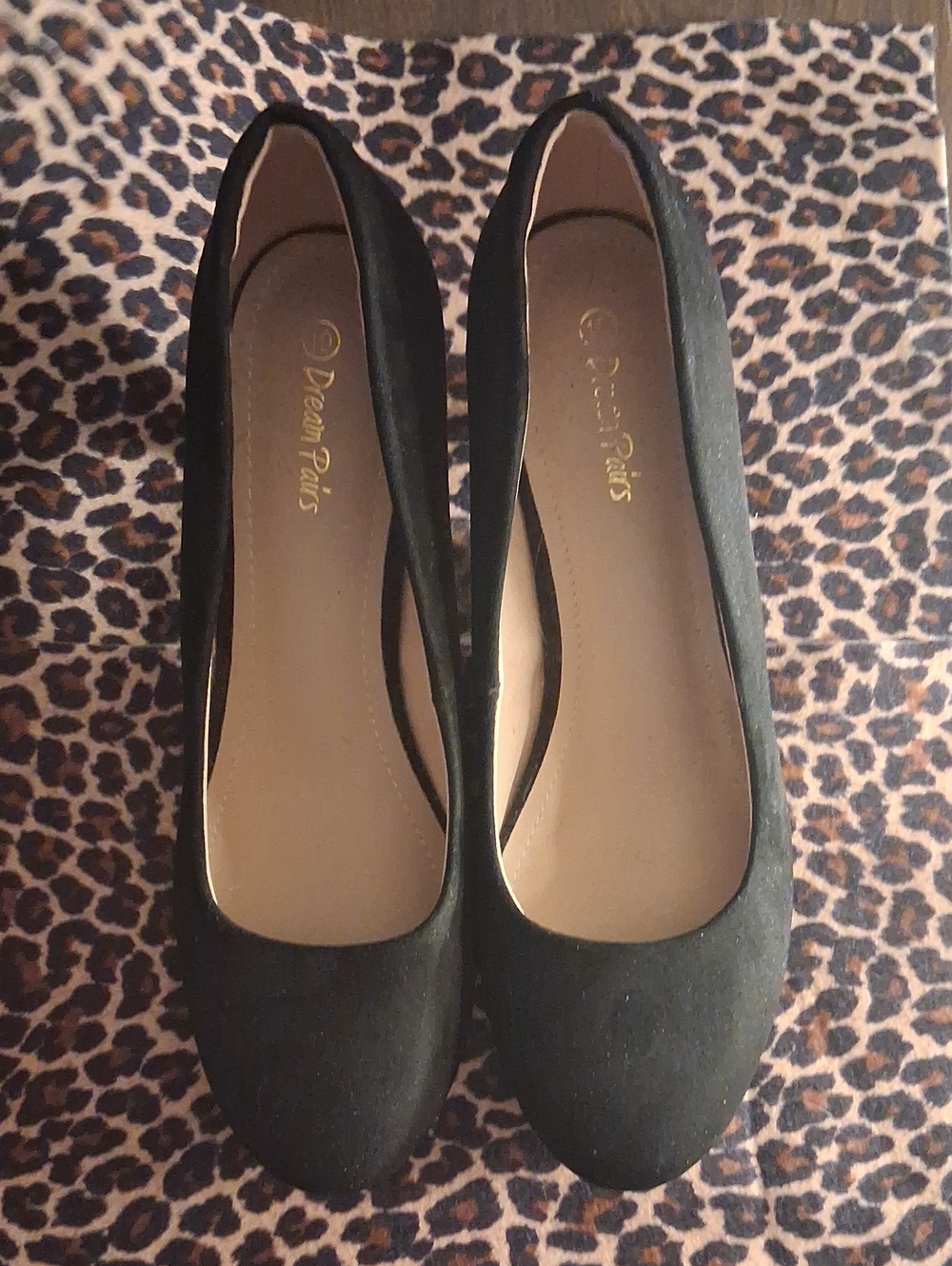 Dream Pairs Black Women's Round-Toe Suede Flats
